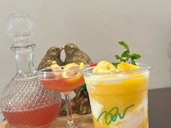 -Chom Cafe and Restaurant