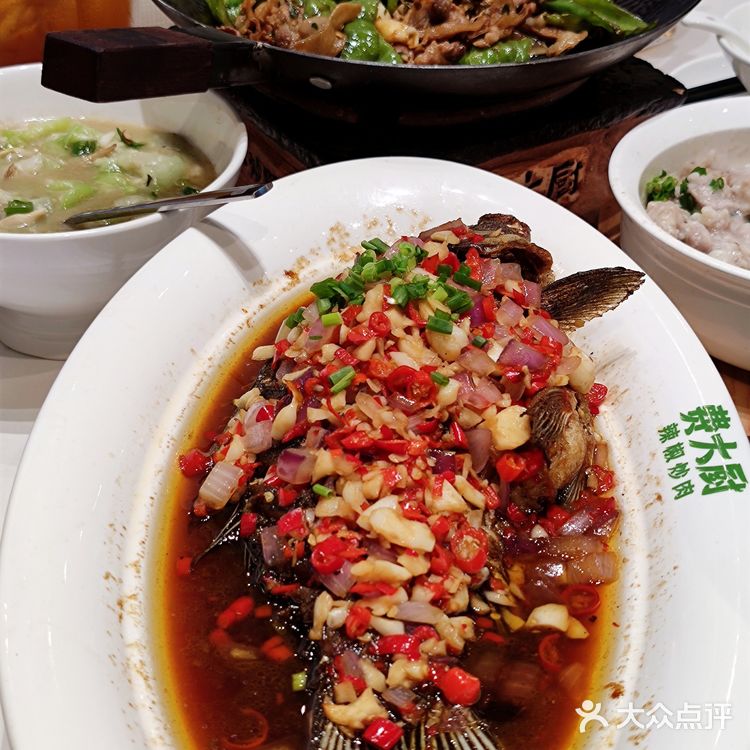 费大厨王炸组合「辣椒炒肉＋大王柠檬茶」每桌必点[坏笑]