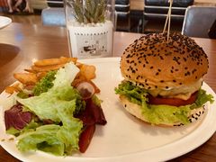 招牌牛肉汉堡-UPPER KITCHEN(延安路店)