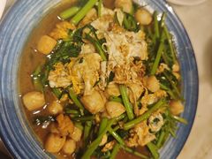 茼蒿鸡蛋炒贝丁-日丰园海肠水饺·老字号大连海鲜(和平广场店)