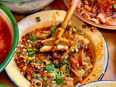 -拈签一笑黄牛肉辣卤串串