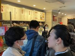 等位区-国际饭店·帆声西饼屋(黄河路店)