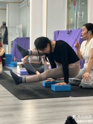 -亚太瑜伽普拉提学院