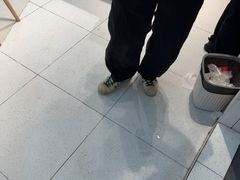 -肥肥虾庄·金牌油焖大虾(汉口城市广场店)