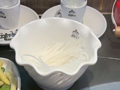 -营信刘罗锅铁锅炖(建华店)