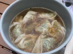 野荠菜鲜肉馄饨-南小馆(迪士尼小镇店)