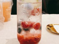 莓果气泡水-法桐蛋糕·手作面包(万达公馆店)