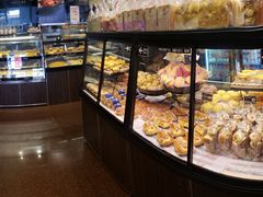 面包甜点陈列柜-Caidie Bakery采蝶轩(百越店)