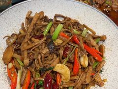 -川流不息·地道川菜·小龙虾(松东路店)