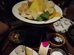 甜点拼盘-DiAtas by Art Cafe Bumbu Bali