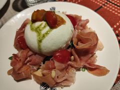 布拉塔奶酪配火腿沙拉-Primo·丽莫意大利窑烤披萨