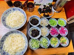 老北京炸酱面-门框胡同百年卤煮(新街口店)