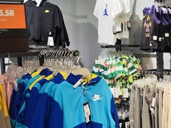 -NIKE上海青浦换季优惠店