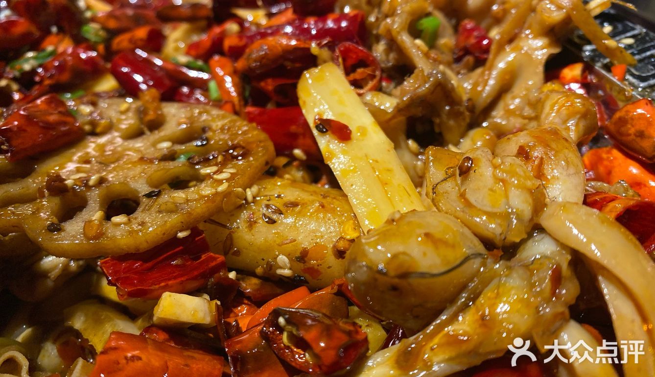 临时决定去的店,一进门看见店内的装修,脚步开始沉重