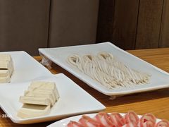 -额尔敦传统涮.冰煮羊火锅(乌兰察布体育场店)