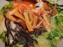 苗家酸笋面-百春原湖南牛肉粉(百联世纪店)