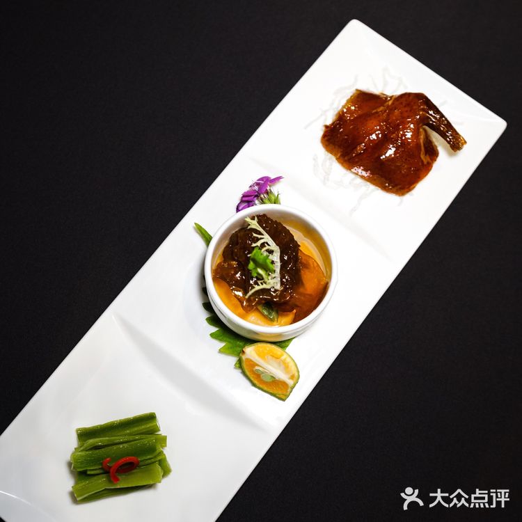 隐于渝中区的粤菜馆鹏阁值得一试