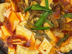 襄阳砂锅牛三鲜-莲餐厅·湖北菜·潜江小龙虾店(愚园路店)