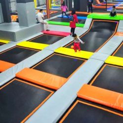 -蹦贝运动中心·蹦床·攀岩·闯关(龙岗店)