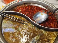 -阿瓦山寨·湘菜现炒·剁椒鱼头王(咸阳总店)