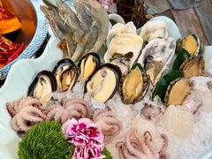 -茅草房·河畔园林火锅