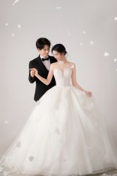 -雪中彩影婚纱摄影·微光艺术中心