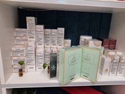 -尚艺造型.剪烫染.接发