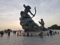 -巴陵广场