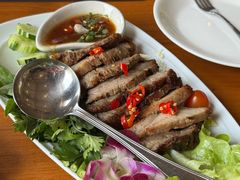 -Chom Cafe and Restaurant