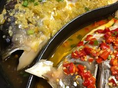 -阿瓦山寨·湘菜现炒·剁椒鱼头王(咸阳总店)