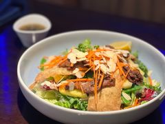 夏威夷风味鸡肉薄脆沙拉-bluefrog蓝蛙(皇庭广场店)