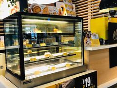 面包甜点陈列柜-麦当劳(双榆树店)