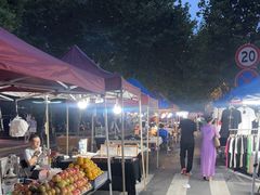-吴山路夜市