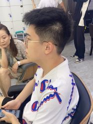 -藤野造型烫发染发