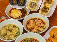 -李与白包子铺(桐梓林店)