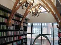 -钟书阁(松江泰晤士小镇店)