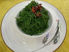炝拌草原沙葱-德乐海蒙餐