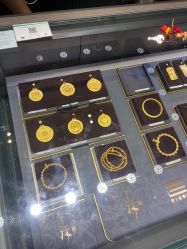 -周大福CHOW TAI FOOK(浦东八佰伴店)