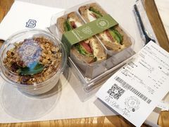 -巴黎贝甜(大宁国际商业广场店)