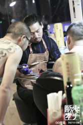 -鬼手纹身小鬼店