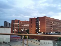 -蜜蜂小象·榴莲千层蛋糕(时代汇11栋店)