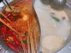 红油鸳鸯锅-热辣宗师·串串火锅(万达金街店)