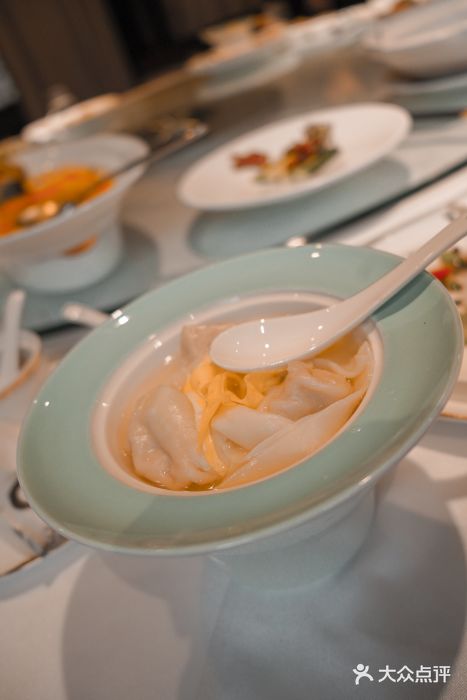 信园鸡汤煮刀鱼馄饨图片