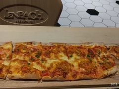 小龙虾薄饼-LENBACH兰巴赫西餐啤酒坊(大连东港店)