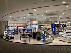 -关西国际机场直营免税店