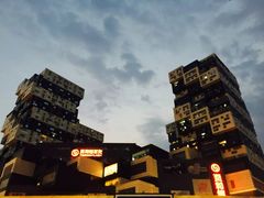 门面-资和信百货商场
