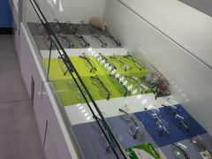 -提一眼镜·蔡司·依视路(小寨店)