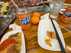 -哈尔滨小酒馆·鲜肉现穿自助烧烤(康新花园店)