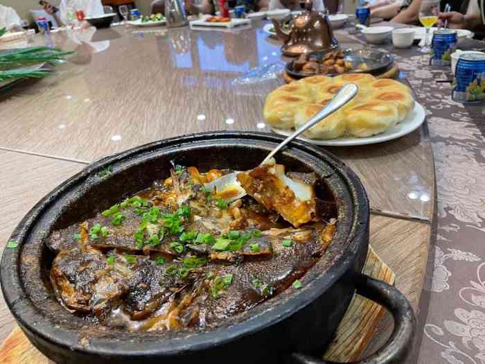 郑庄脂渣海鲜楼(九水路店)-"朋友结婚去的,环境很好,位置好找,菜品口.