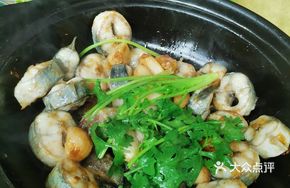 Stir-fried Eel in Clay Pot